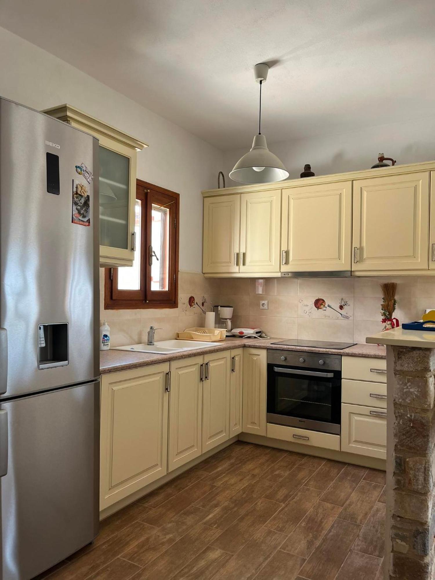 Armonia Studios, Apartments & Villa Mikri Vigla Bagian luar foto